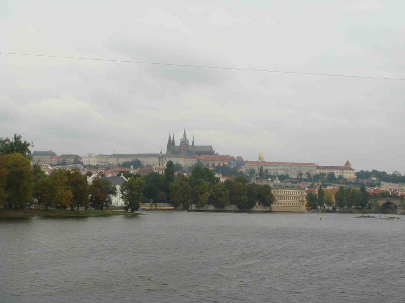 プラハ城遠景。